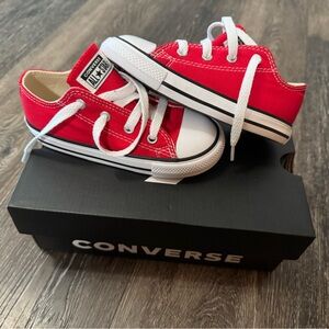 Converse Street Ox Low Top  Red and White Sneakers - NIB - size 9 infant